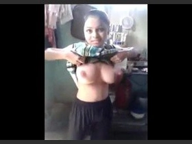 Kamya Bhabhi flaunts her mounds in a