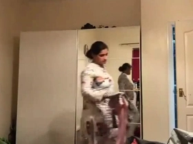 Pakistani bhabhi undresses naked for a