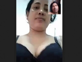 Bengali married bhabi reveals her body