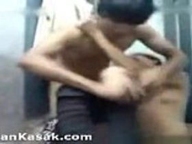 College girl's first-ever time in gonzo
