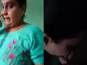 Mature auntie with large  gives oral