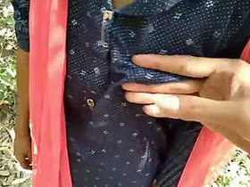 Desi  woman gets outdoor sex in public