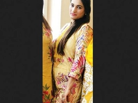Bhabi Ayesha Khan's seductive clips with