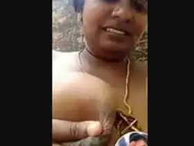 Mallu wifey flaunts her breasts and vag