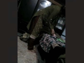 Pakistani bhabhi's bootylicious rump