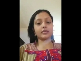 Lucknow school girl flaunts her  in a