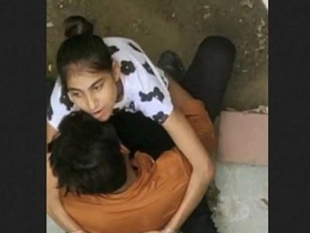 Desi lover's outdoor humping caught on