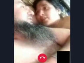 Married Pakistani aunty gets pulverized