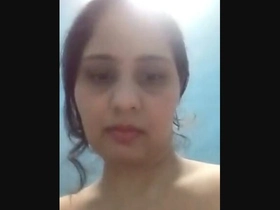 Aunty's sexy selfies featuring her phat