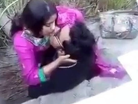 Outdoor couples share a passionate kiss