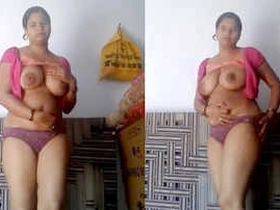 Desi wife bares it all in bare vid