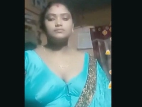 Sexy Indian bhabi in live webcam show