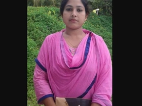 Vid call with a married bhabi leads to a