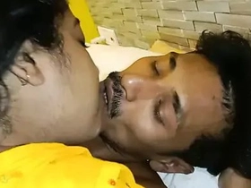 Desi bhabhi's taut vulva gets opened up