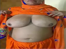 Antique MILF gets her asshole stretched