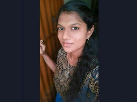 Harmless Tamil lady in a seductive MMS