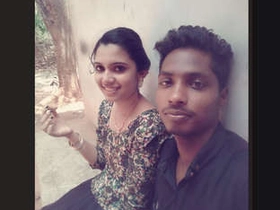 Desi school college girl gets a good