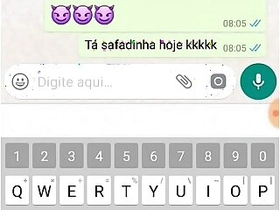 Eu marido cornudo manso conversando com