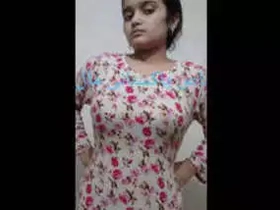 Pakistani girl's voluptuous onanism